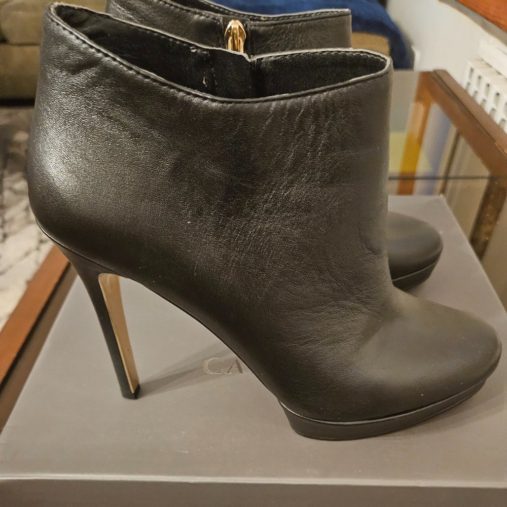 Vince Camuto Dirian platform booties size 9